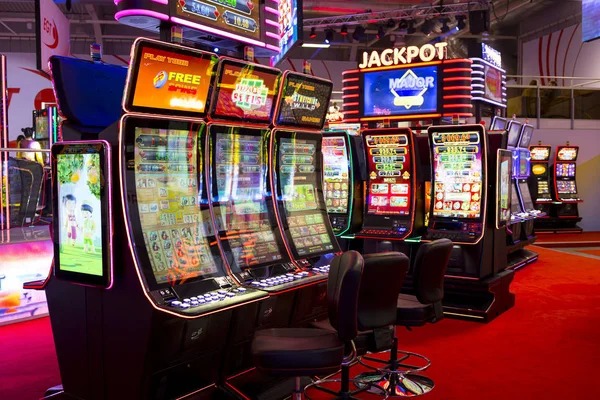 Dream Catcher wheel interface on live slot365 mobile app